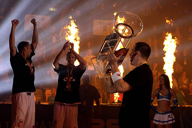 冠军不仅属 冠军不仅属